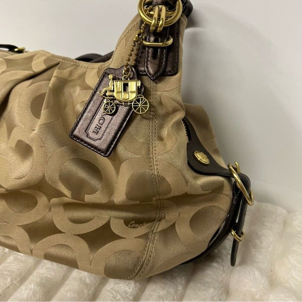 Coach signature Maggie tan shoulder handbag purse - Picture 10 of 10